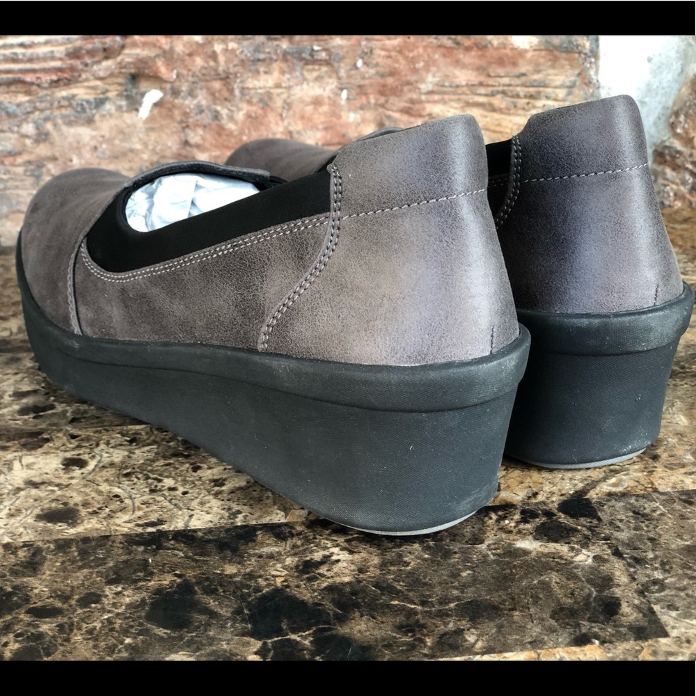 Clarks Cloudsteppers Step Rose Moon Slip-On Wedges - Picture 12 of 14